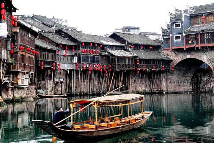 3 Day "A Bite" Of Mysterious Xiangxi Tour (Zhangjiajie+Fenghuang) image