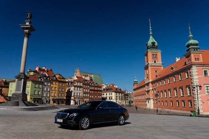 Tour por Varsovia en Español - Modernidad y historia con coche privado image