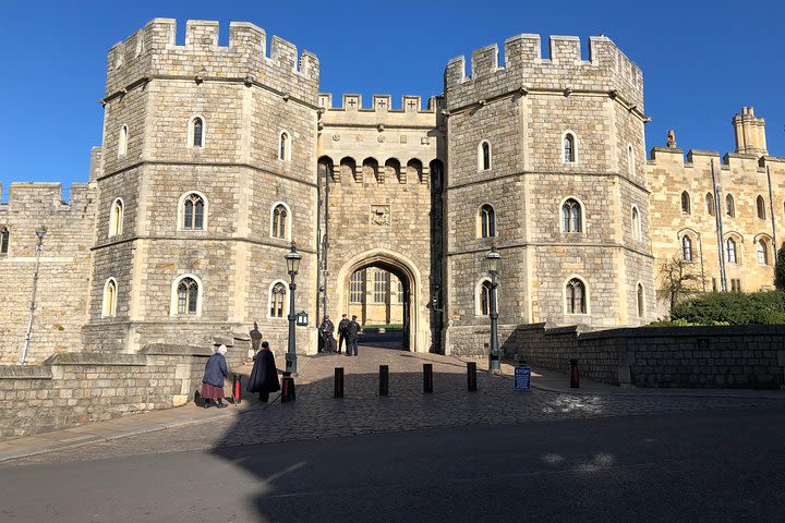 Windsor Castle and Eton College Private Car Tour image