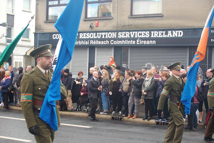 Belfast tours 2 hours mural and political taxi tour image