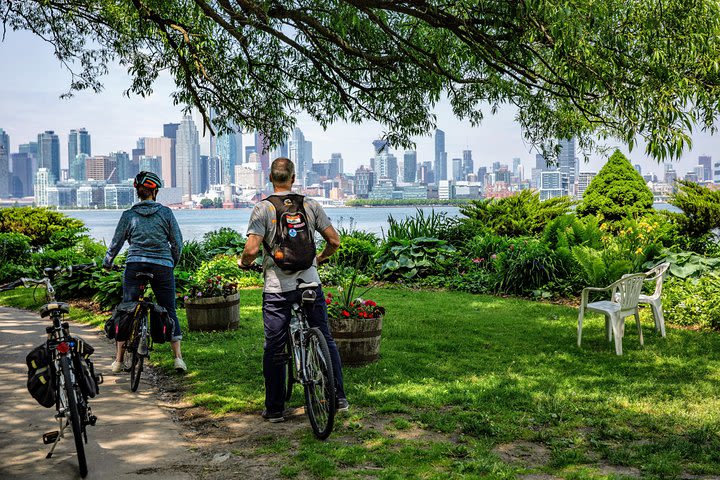 Guided Bicycle Tour - Toronto Waterfront, Island and Distillery image