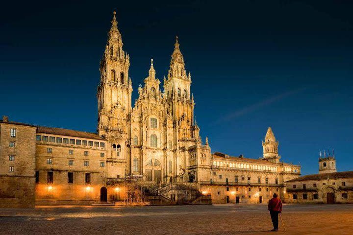 Full-Day Tour to Santiago de Compostela and Valença do Minho from Porto image