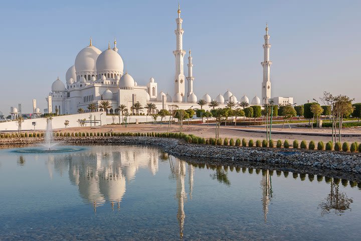 Abu Dhabi Sightseeing Tour: Sheikh Zayed Mosque, Heritage Village & Dates Market image