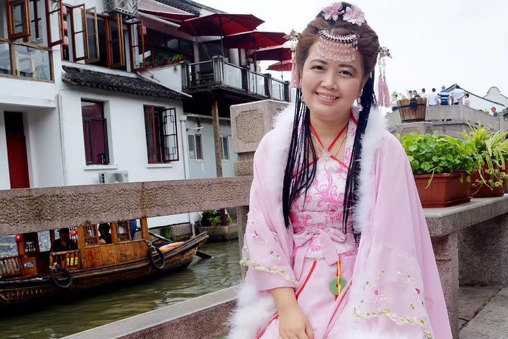 Shanghai: Zhujiajiao UNESCO Water Town Afternoon Tour image