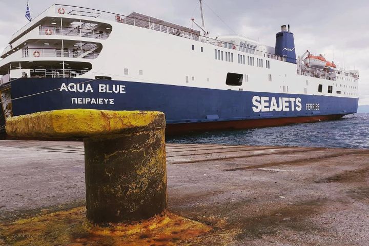 Athens to Piraeus Port Private Transfer with Wi-Fi image