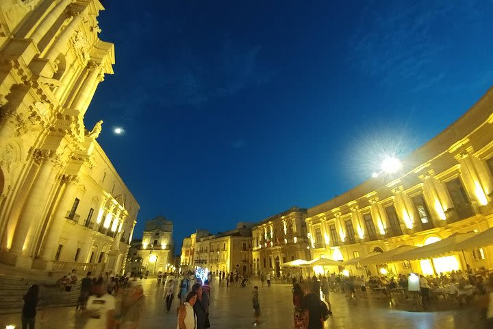 Taxi transfer service from CATANIA airport/city to Siracusa Ortigia or viceversa image