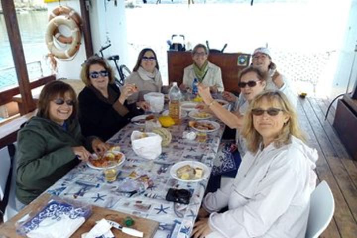 Syracuse Boat Tour with Gourmet Light Lunch image