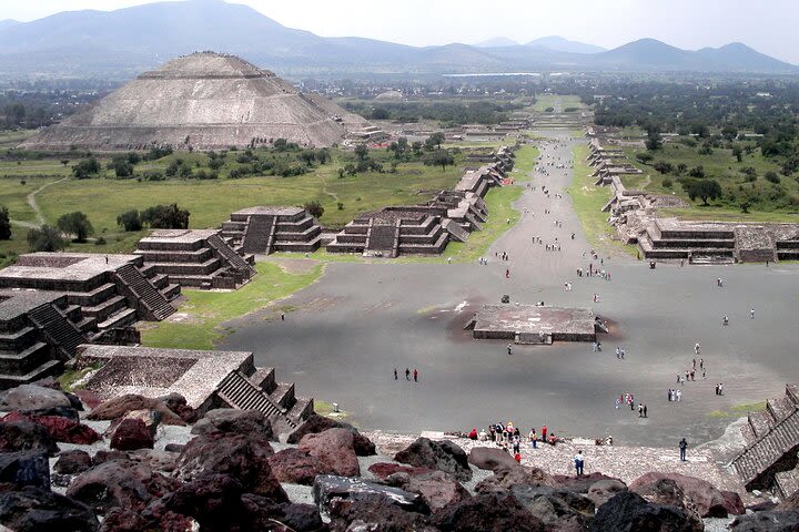 Private Tour: Teotihuacan Pyramids and Shrine of Guadalupe with lunch image