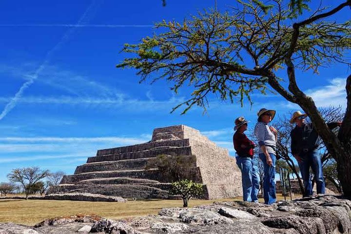 Archaeologist-Led Cañada de La Virgen Pyramid Tour image