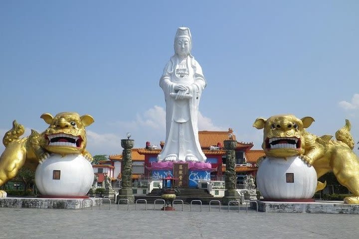 2 days Yeilou Geopark (or Sky lantern flying ) and Taichung (Gaomei wetland )  image