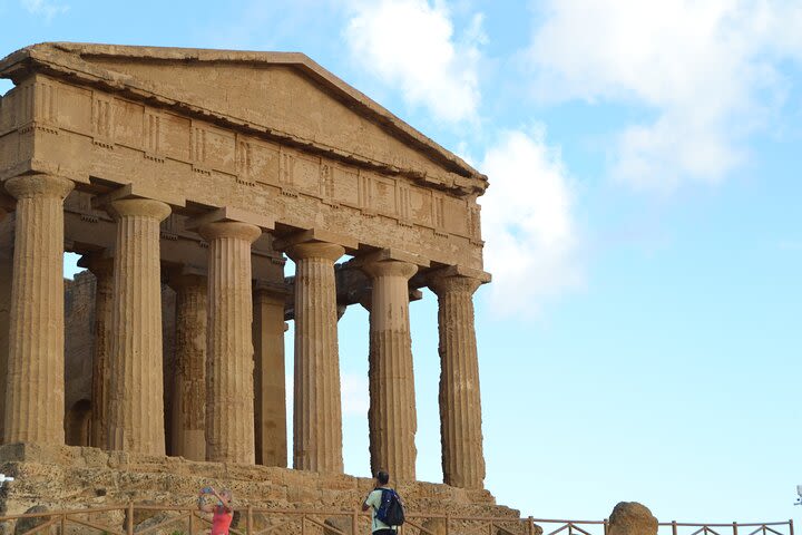 Private transportation to the Valley of the Temples + Agrigento image