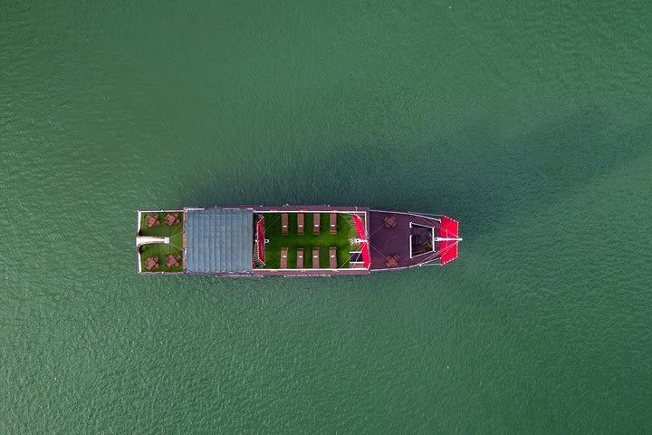 7 Hours Explore Halong Bay on a Luxury Cruise - Small group including Kayaking image