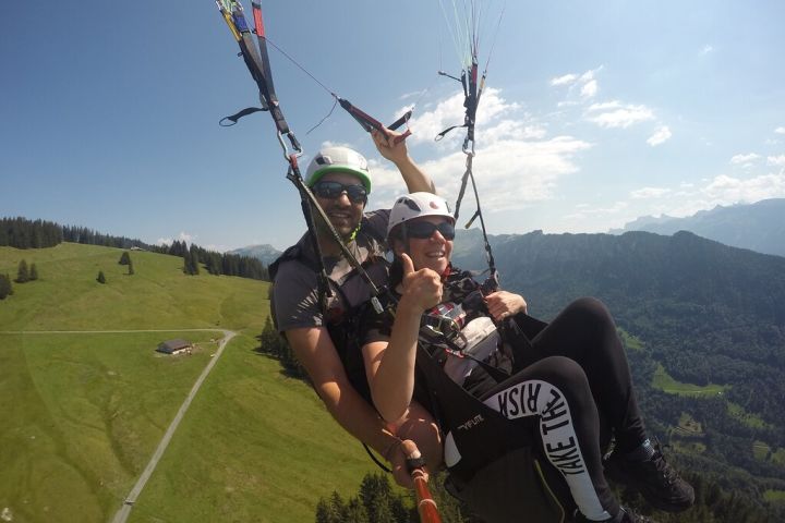 Summer Paragliding Beatenberg in Interlaken image