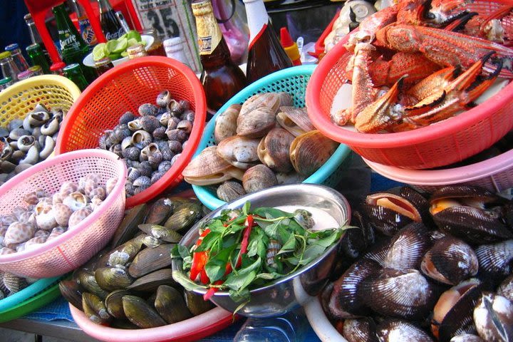 Hanoi Seafood Tasting And Walking Tour image