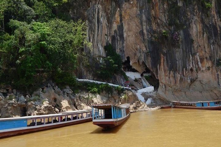 Private Slow Boat Tour to Pak ou cave, Pottery Village and Kuangsi Falls image