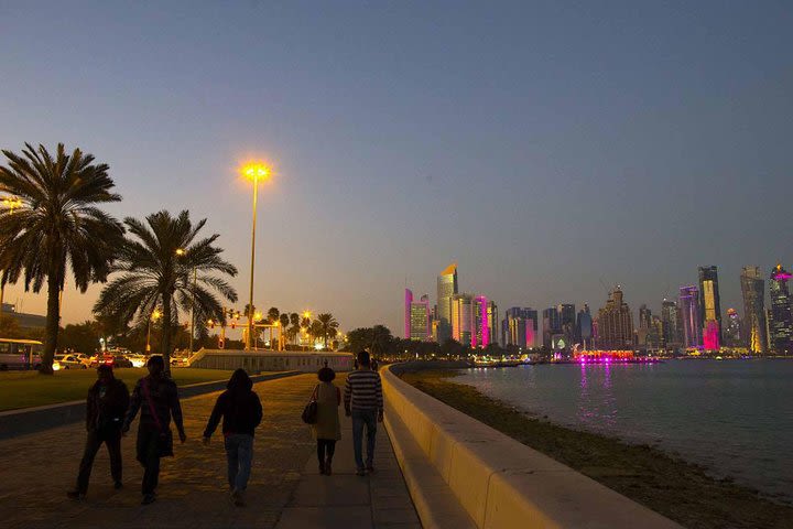 Dhow Cruise dinner with Corniche walk image