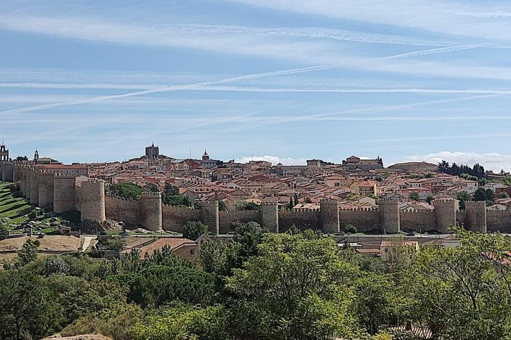 Ávila Historic Old Town Walking Tour image