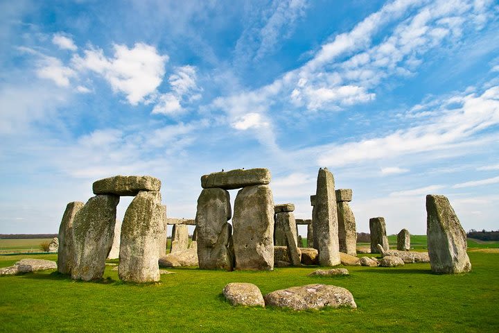 London To Oxford, Stonehenge and Bath - Small Groups by Oxford University Alumni image