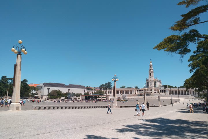 Fatima Shrine Walking Tour image