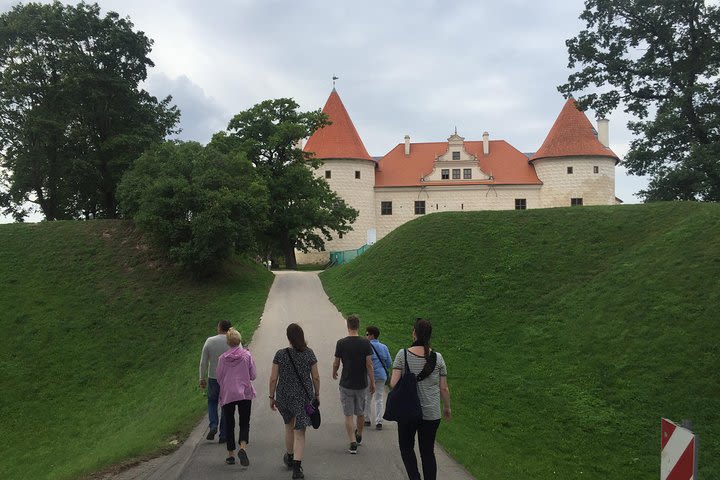 Vilnius to Riga via the Hill of Crosses, Rundale Palace & Bauska Castle image