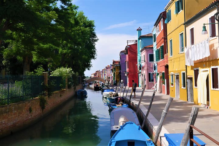 Full-Day Lagoon Tour Murano Burano and Torcello image