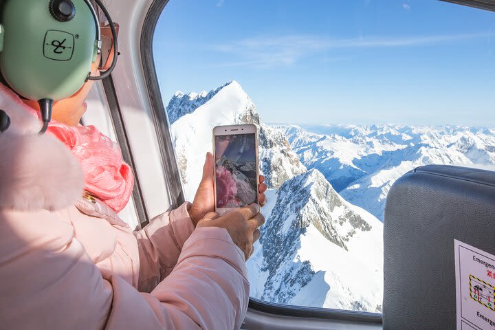 The GRAND TOUR including snow landing (allow 40 minutes) image