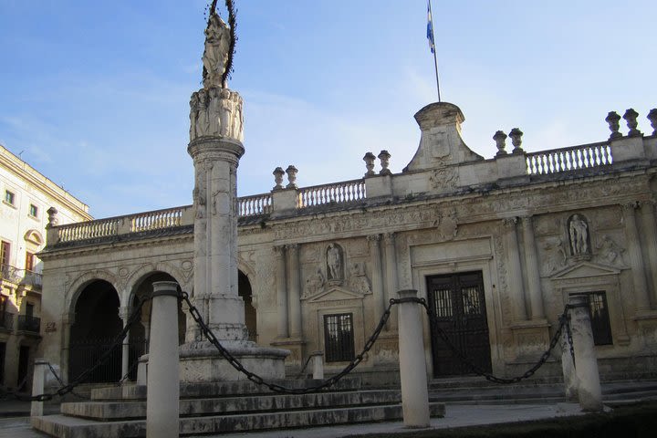 Jerez Historic Guided Tour with Horse Show and Winery Visit image