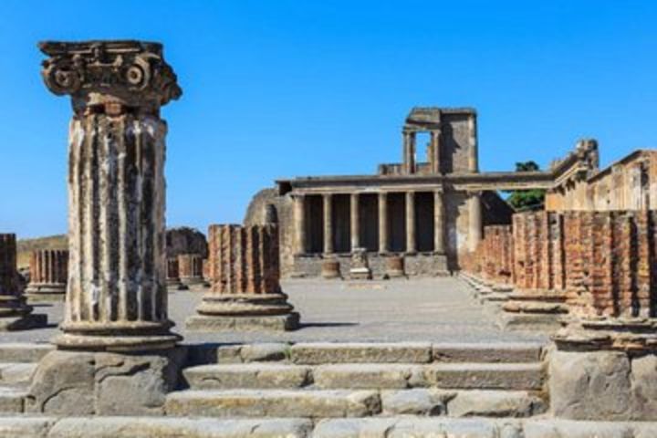 Pompeii Vesuvius Private Tour image