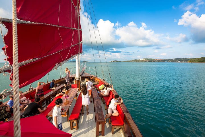 Day Cruise 10h to Angthong Marine Park on luxury boat / incl. breakfast & lunch image