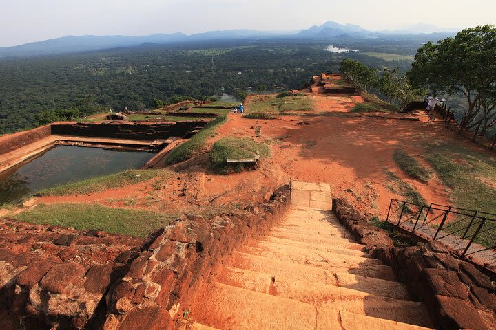 2 Days Tour to Kandy & Sigiriya from Colombo image