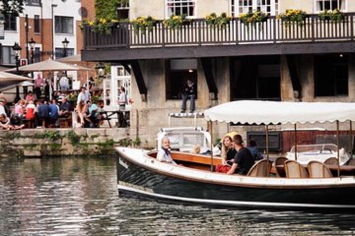 Oxford Sightseeing River Cruise Including a Picnic image