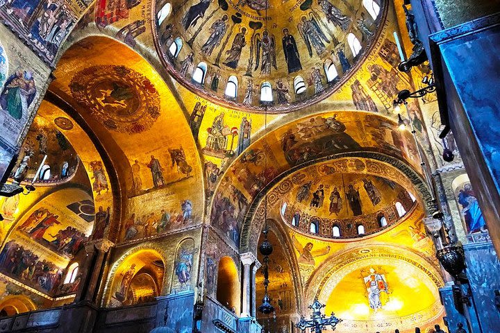 Skip the Line: Morning Venice Gondola Ride, Walking Tour & St Mark's Basilica image