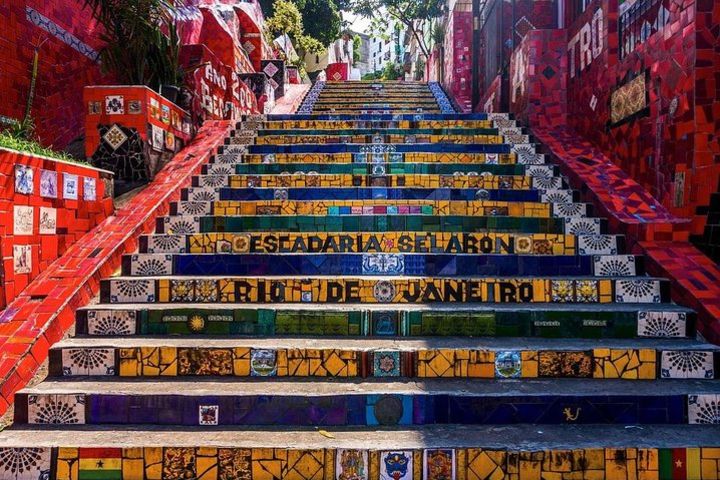 Walking tour of the bohemian neighborhoods of Santa Teresa and Lapa + tram image