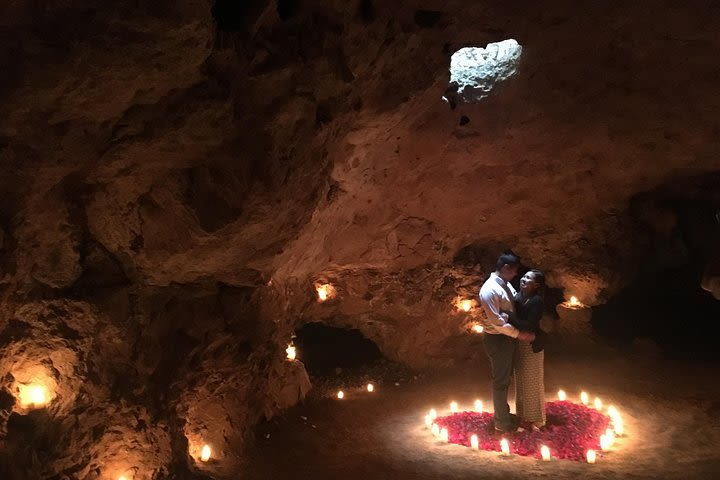 Marriage proposal - Teotihuacan private tour image