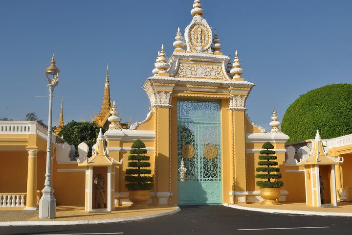 The Ultimate Day in Phnom Penh SMALL GROUP TOUR including, deluxe lunch image