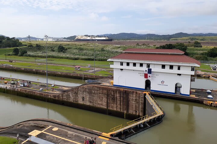 The best Panama Canal and City tour  image