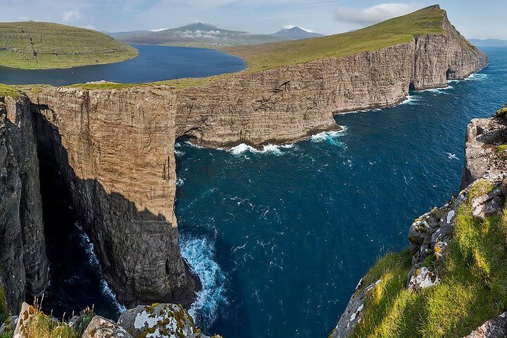 Full-day Lake Above The Ocean and Cliffs Tour from Tórshavn image