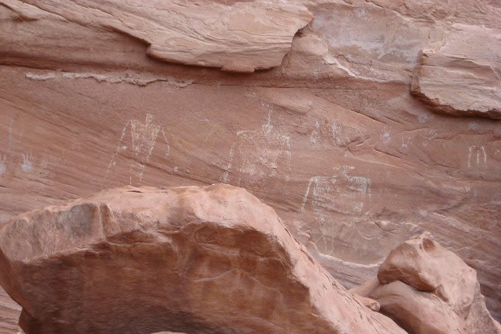 Anasazi Tour in Mystery Valley with Najavo Guide image