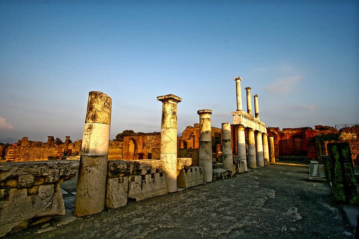 Pompeii tour at sunset time - A visit away from the crowds image