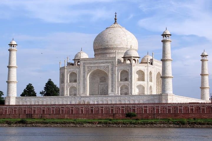 Taj Mahal Same Day Tour by Fastest Train image