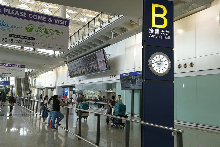 Hong Kong Shared Arrival Transfer: Airport to Hotel image