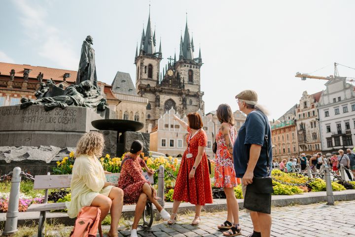 Private: Prague City Highlights Tour w/ Local Lunch & Snack image