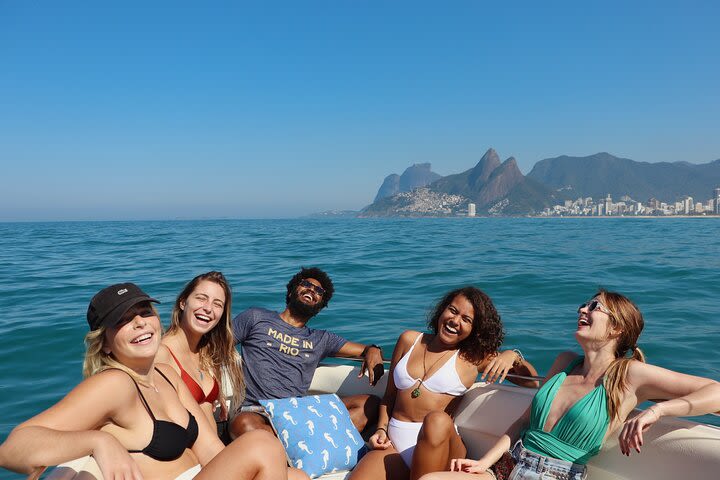 Sail the sea of Rio de Janeiro aboard a speedboat image