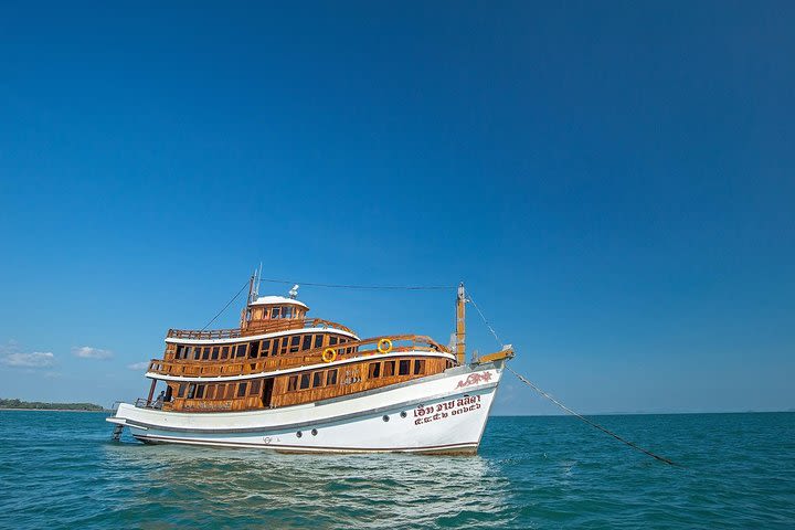 M/Y Lalida Sunset Dinner Cruise in Krabi image