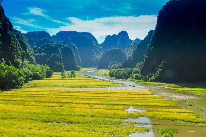 Full-Day Hoa Lu and Tam Coc DELUXE Tour from Hanoi, Including BUFFET Lunch image