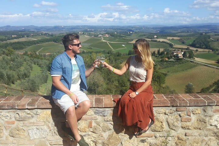 From Rome: 18-39's Tuscan Wine Tour and San Gimignano image