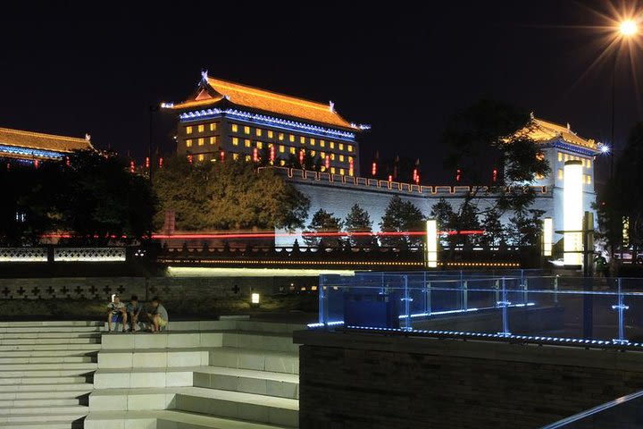 Xi'an Evening Tour: South Gate Square, Fountain Show Square image