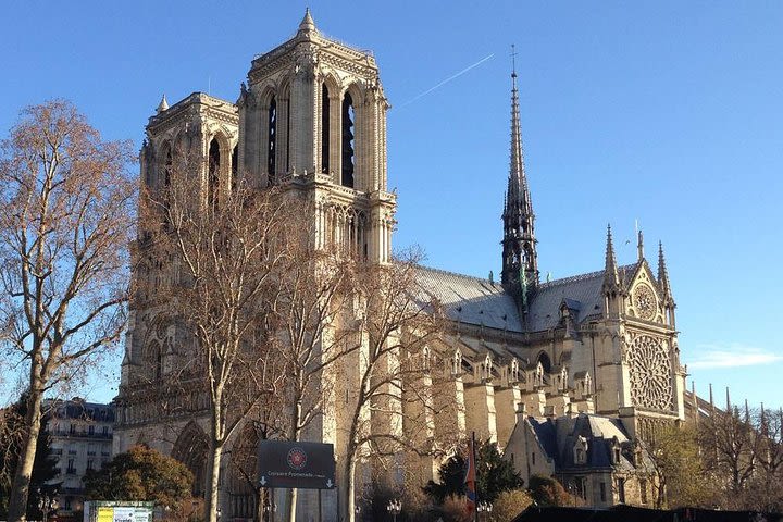 Family Treasure Hunt around Notre-Dame Cathedral image