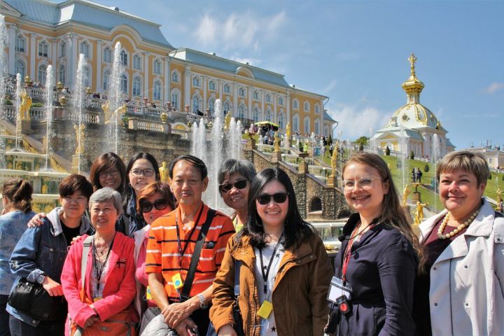 Peterhoff Park and Palace image