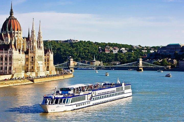 One way private transfer from Budapest hotels to Budapest cruise ports image